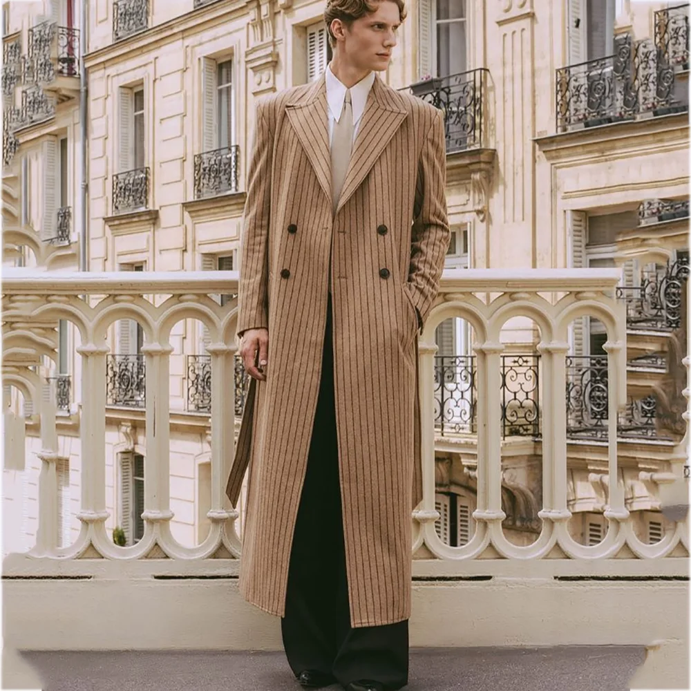 

Tailored Striped Suit For Man High Quality Peaked Lapel Elegant Overcoat 1 Piece Classic Back Slit England Style Casual Blazer