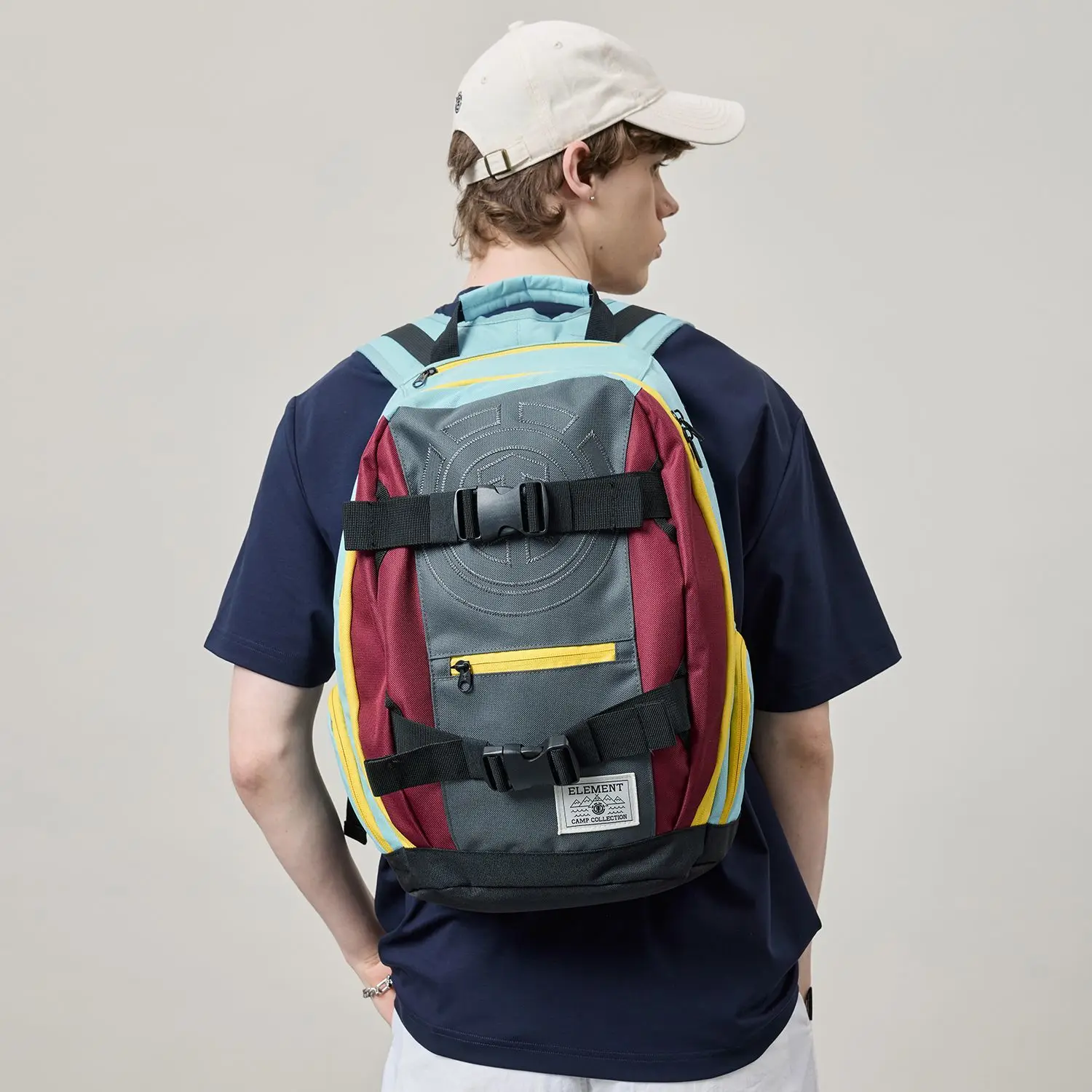 

2026 New Professional Skateboard Backpack Vintage Color Block 34L Large Capacity Durable Commuter Daypack R191