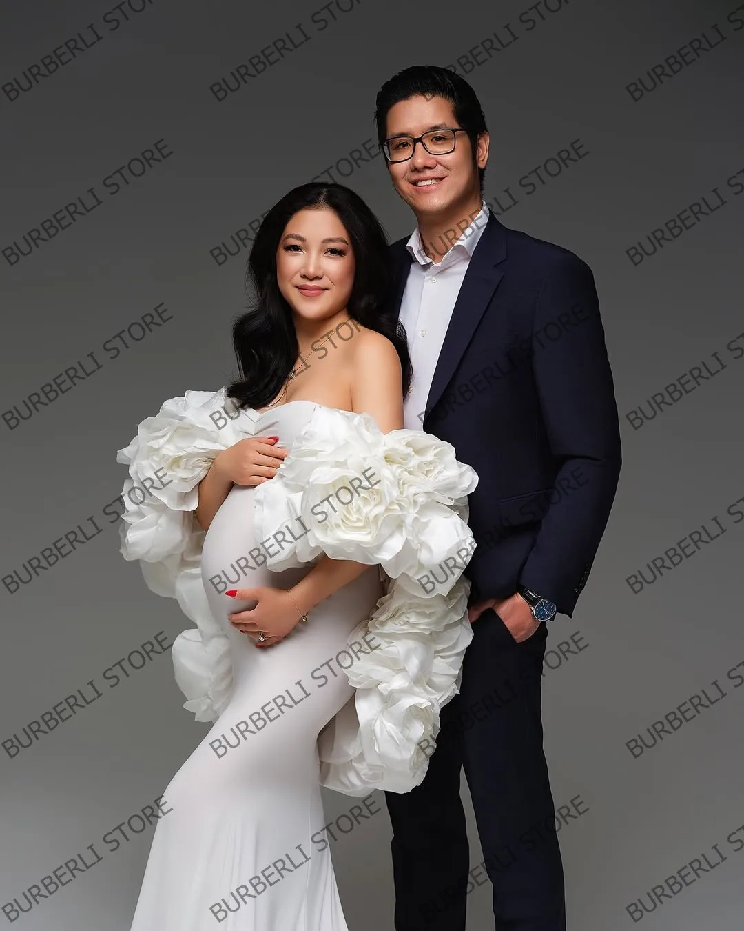 エレガントな花柄マタニティドレス 大きな花のディテール ストラップレス スパンデックス マーメイド 妊婦 ガウン 特別な日のドレス