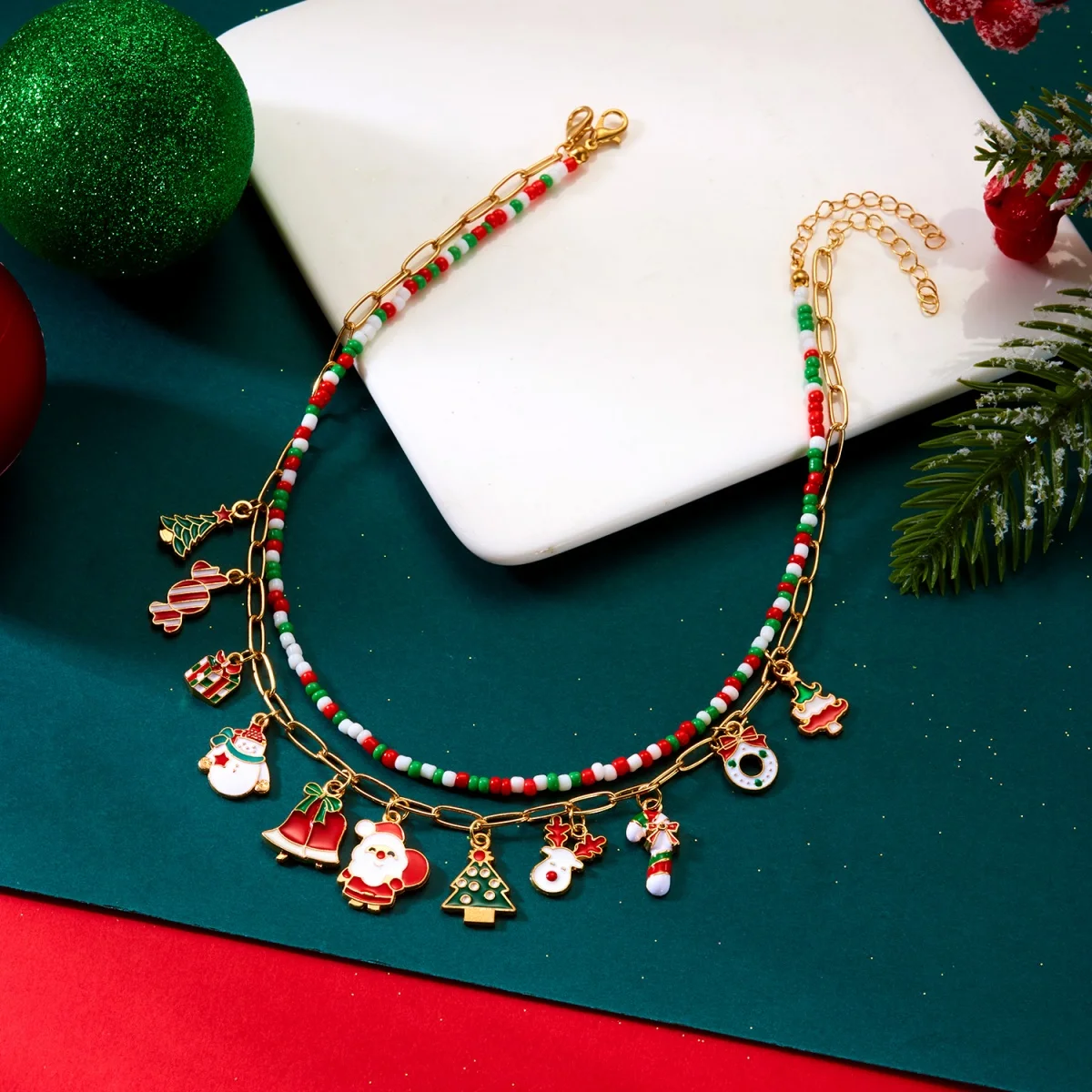 Weihnachten Halskette Schneeflocke Lebkuchen Baum Schneemann Rentier Glocke Weichen Ton Kristall Perlen Fringe Anhänger Halsband Für Frauen Männer
