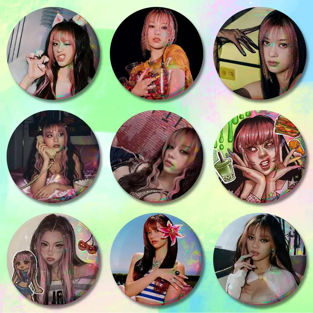 

M-Megan Singer Skiendiel Badges 25 32 44 58 75 mm Round Cosplay Pin Bag Decor Fans Collect Friends Gifts Brooch Souvenir