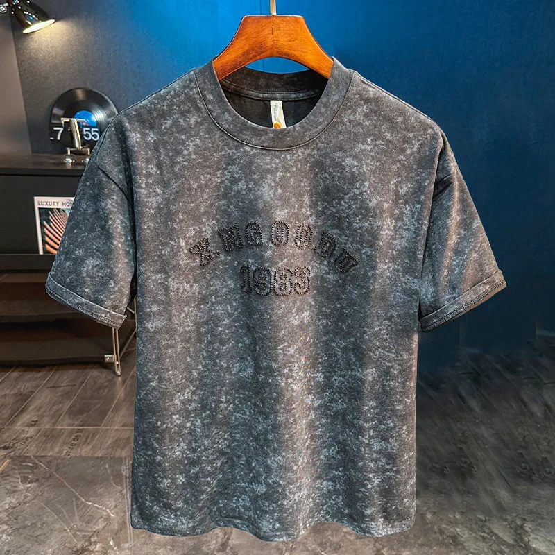 

2025 Новая мужская футболка с коротким рукавом в стиле ретро в американском стиле High Street, свободный топ с круглым вырезом и половиной рукава