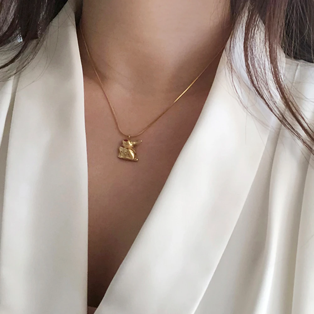 Stainless Steel Plated 18k Gold Color Luxury Cute Rabbit Necklace Women Clavicle Chain Snake Bone Choker Red Eye Pendant Jewelry