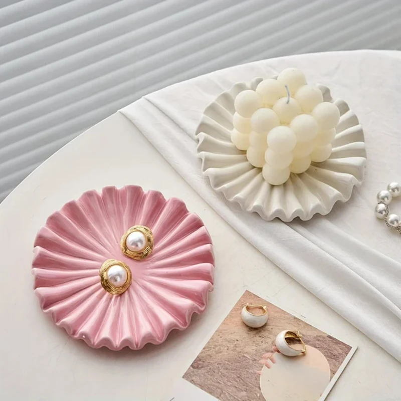 

Elegant Ceramic Jewelry Tray With Scalloped Design Modern Jewelry Bowl For Coffee Table Vanity Organizer