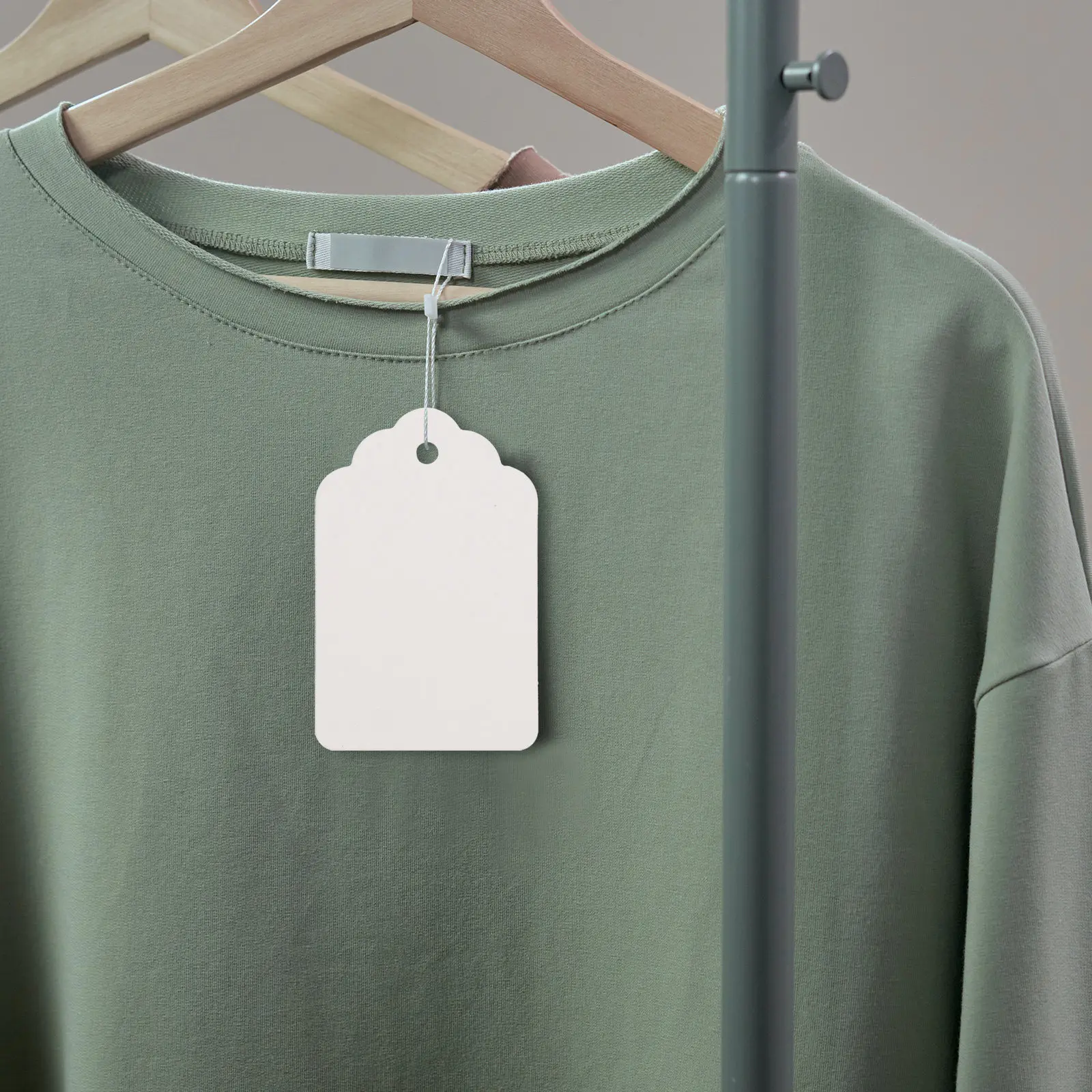 

1000Pcs Blank Paper Price Display Tags Hanging Hole Design for Apparel Footwear Accessories Stationery Retail Price Labeling