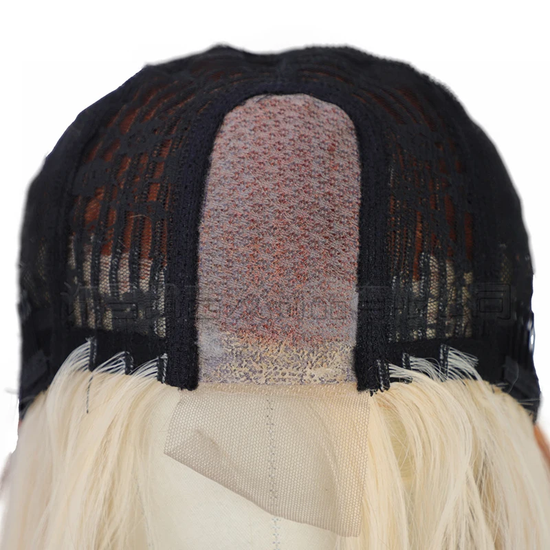 De 28-inch golvende lang krullende synthetische kanten pruik is natuurlijk geschikt voor dames dagelijks feest Halloween rollenspel