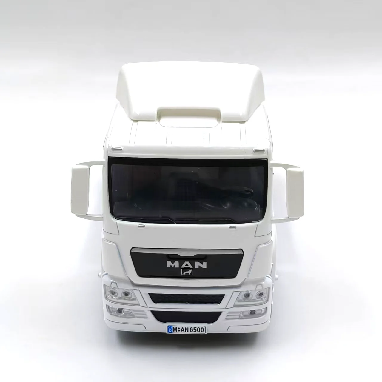 دييكاست 1:32 مقياس Junki رجل حاوية شاحنة رئيس جرار رئيس سبيكة سيارة نموذج تحصيل لعبة هدية تذكارية العرض