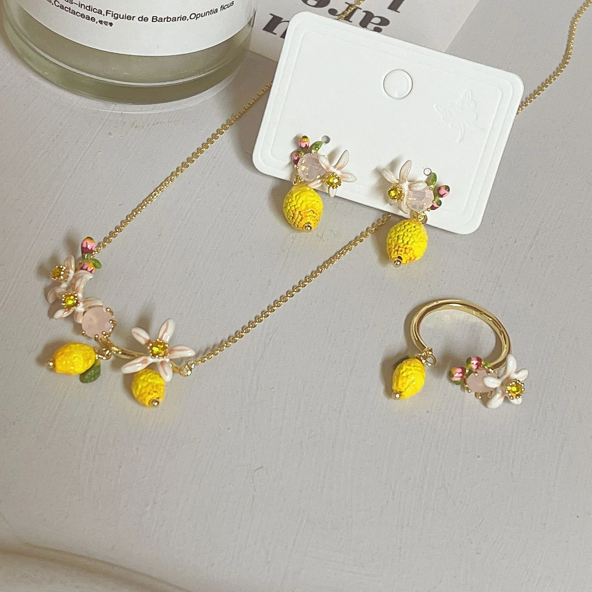 

Lemon Flower Design Necklace for Women Sweet Adorable Fashionable High-End Vibe Sophisticated Jewelry Accessory