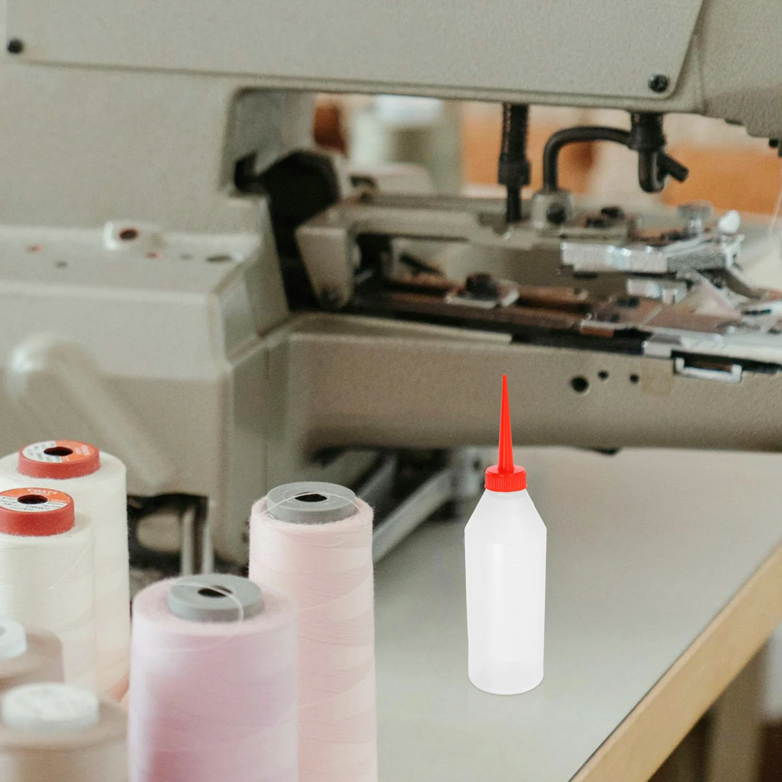 

2pcs Plastic Oil Jugs Sewing Machine Needle Oiler Precision Nozzle Oil Dispenser Lightweight Replacement Spare Storage Gift For