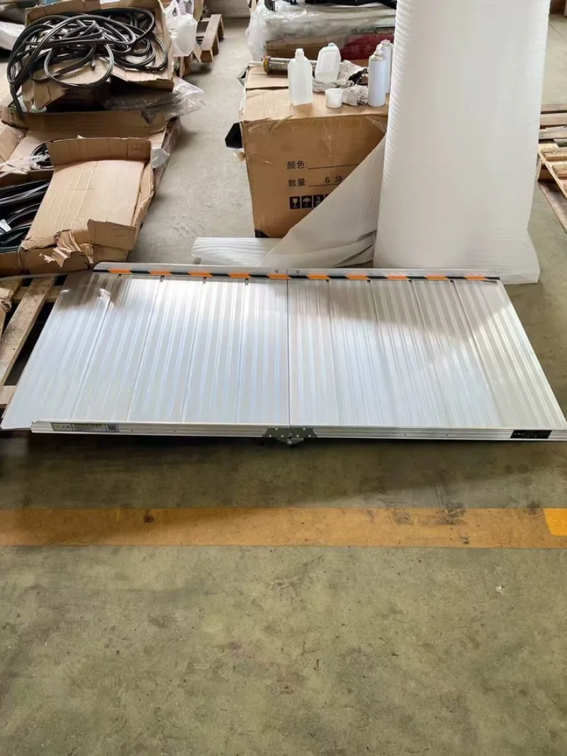 For Portable Folding Wheelchair Ramp, Mobile Pedal Ramp Board, Up & Down Barrier-Free Access Ramp for Wheelchairs