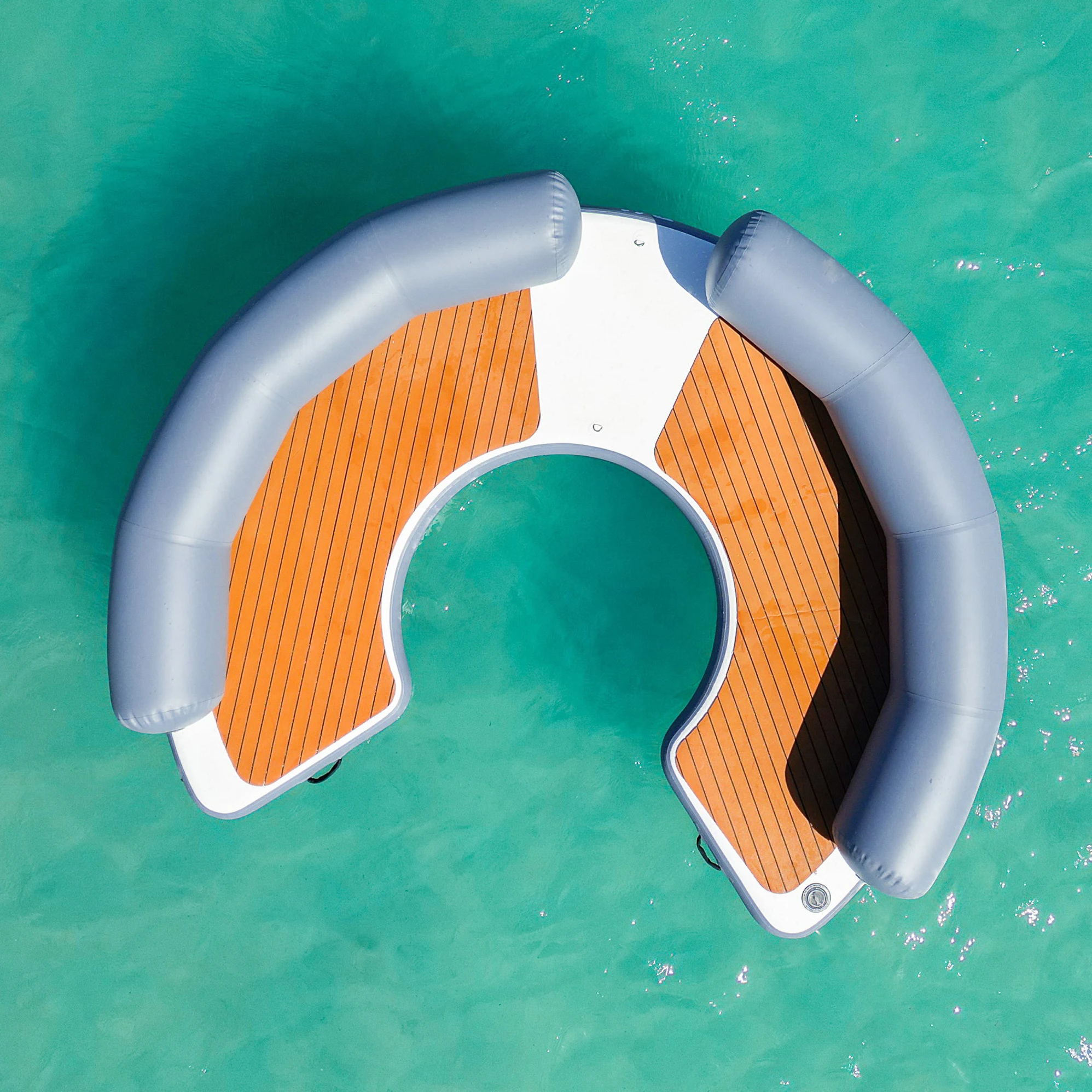 

Popular Design 3 m Portable C Dock PVC Hangout Bar Inflatable Floating Island for Water Play