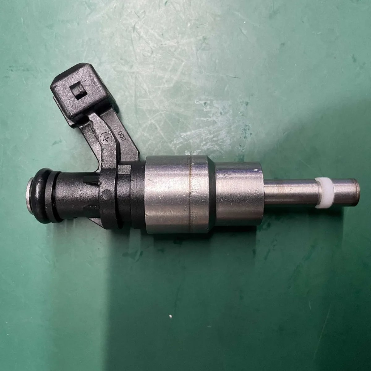 

Accessories Factory0Li E66 F02 for 6.7L0261500008Fuel injector suitable 76