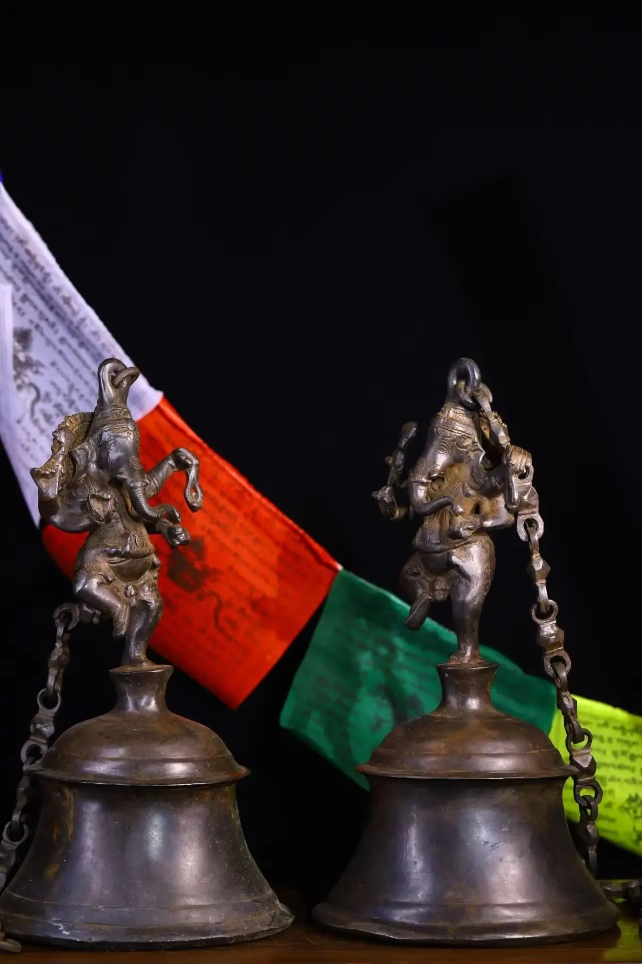 

37"Tibetan Temple Collection Old Bronze Cinnabar Geneisha Buddha Old Ringing Bell Elephant Hang A bellWorship Hall Town house