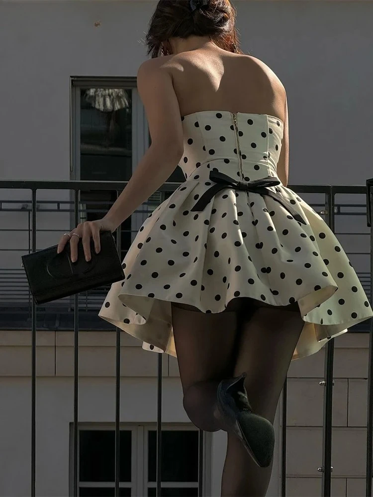 Abito con stampa a pois da donna Avvolgente sul petto con fiocco senza schienale Applique con volant Orlo allentato 2025 Y2k Trend Streetwear Chic Mini aderente