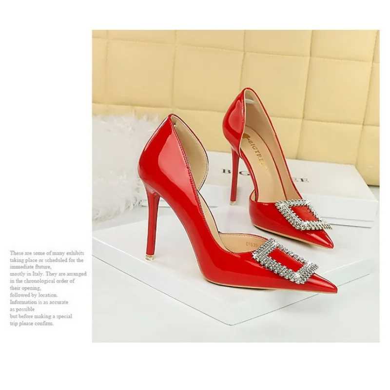 مضخات حجر الراين بيغ تري للنساء ، إصبع مدبب ، كعب عالي ، جلد براءة اختراع ، كعب رفيع ، أحذية منصة ، زفاف ، عروس