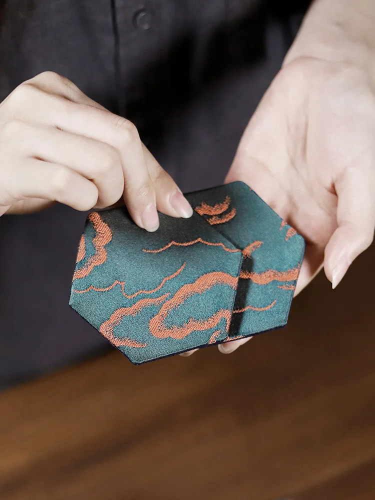 

Chinese Zen Sle Hexagonal Tea Coaster Embroidered Cotton Linen Heat Resistant Mat Tea Tray Court Sle Pattern Luxury Thin