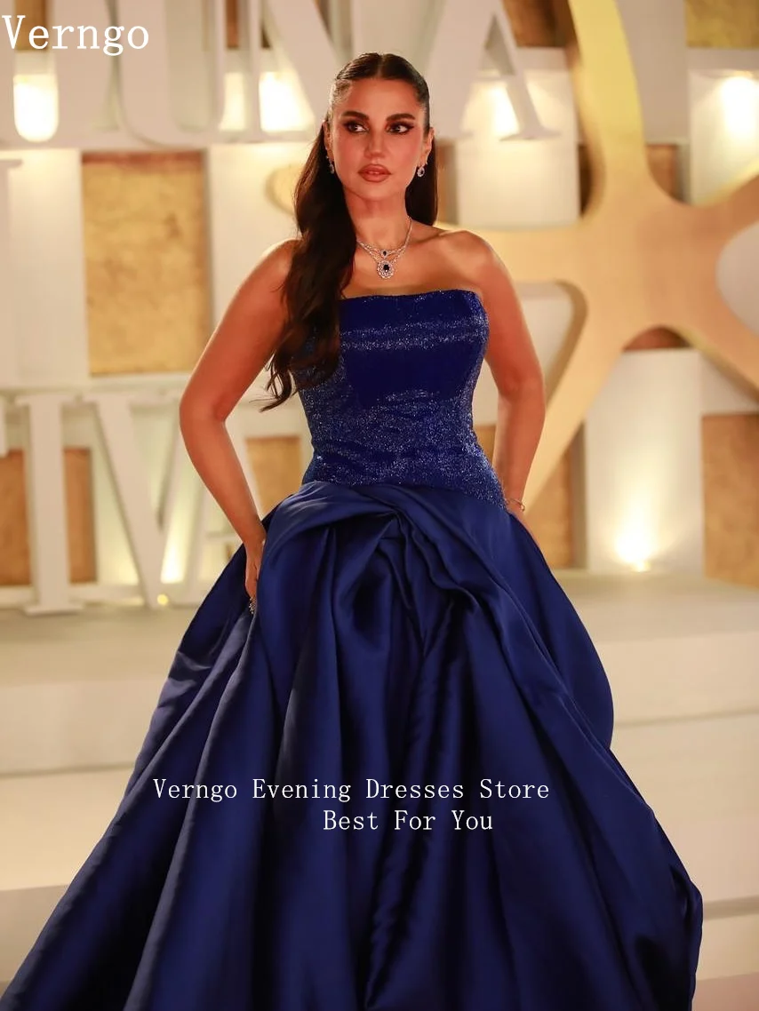 Verngo vestido de noche de satén oscuro sin tirantes una línea vestidos de fiesta de graduación mujeres de celebridades Arabia Saudita vestido para ocasiones formales personalizado