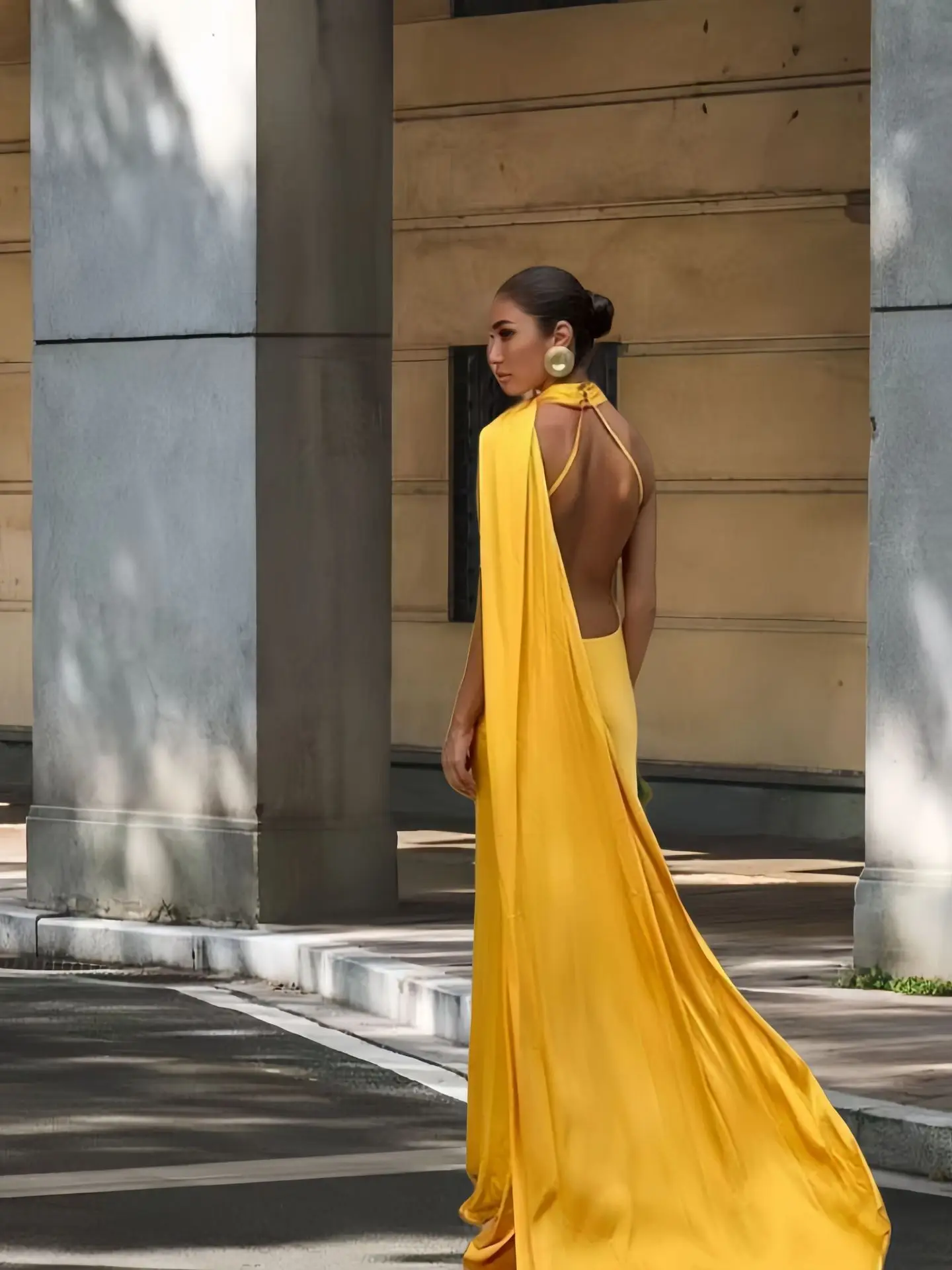 Elegancka sukienka maxi z satynową wstążką, wiązana na szyi, damska, bez pleców, z odkrytymi ramionami, bez rękawów, na imprezę, wieczorowa, lato 2025