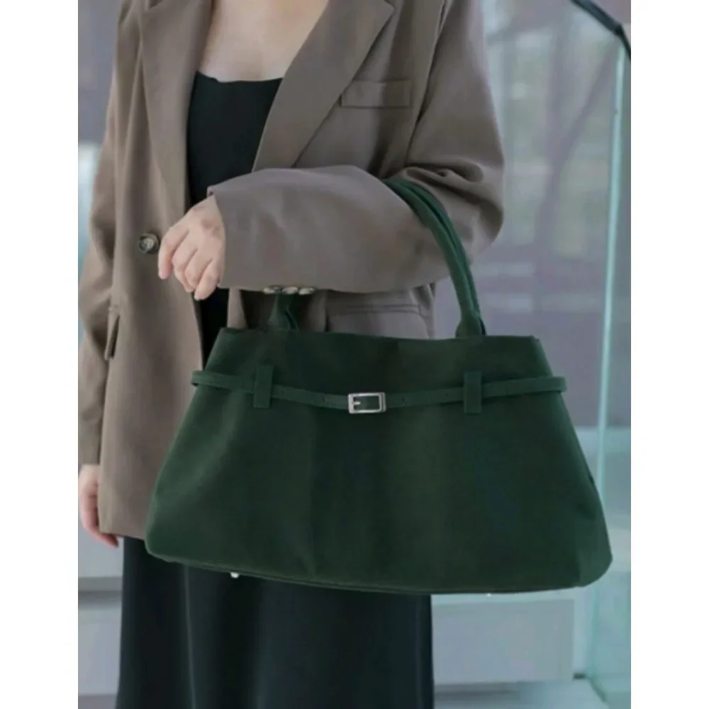 

Autumn and winter matte retro bag women's large capacity 2025 new casual shoulder handbag to work commuter care