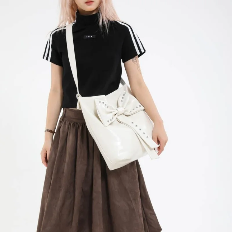 

Компактный мини-рюкзак для женщин, дизайнерский кожаный рюкзак для городских приключений, удобство громкой связи