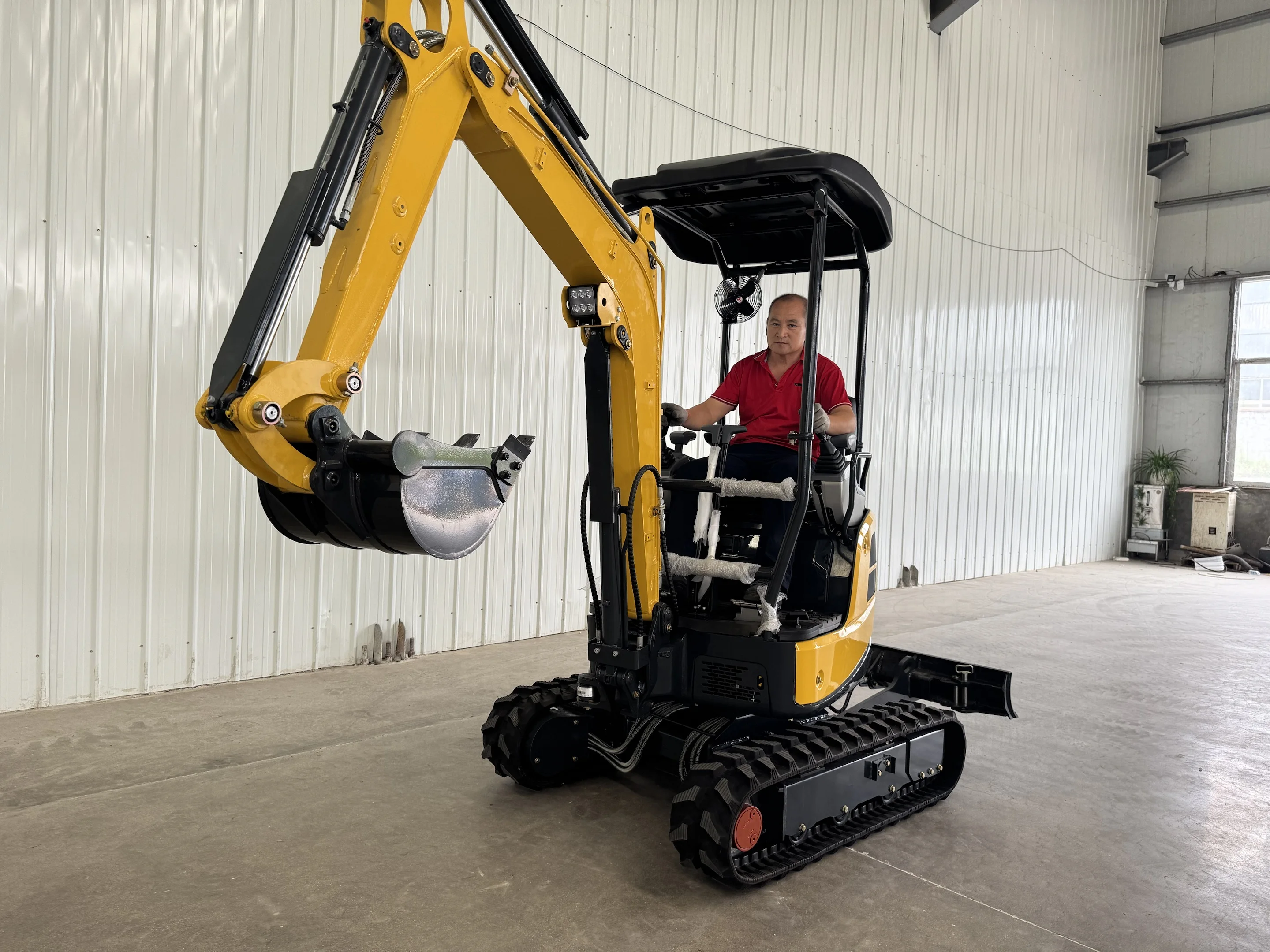 

Mini 1.8-ton compact crawler excavator for sale with cab and diesel engine at a discounted price
