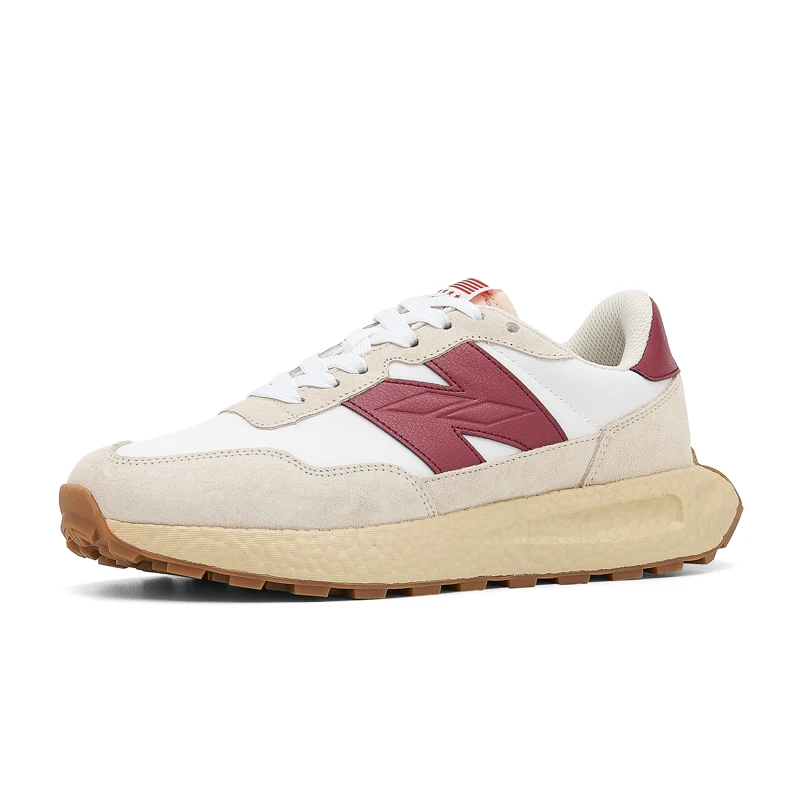 Versatile and fashionable sports shoes: trendy shoes and comfortable soft soled casual sports shoes