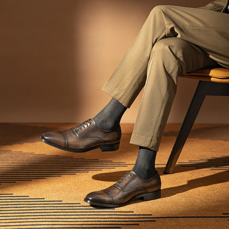 

Мужские модельные туфли из натуральной кожи, черные деловые туфли для социальных сетей, мужские деловые свадебные дерби для мужчин, роскошные итальянские оксфордские лоферы 2025