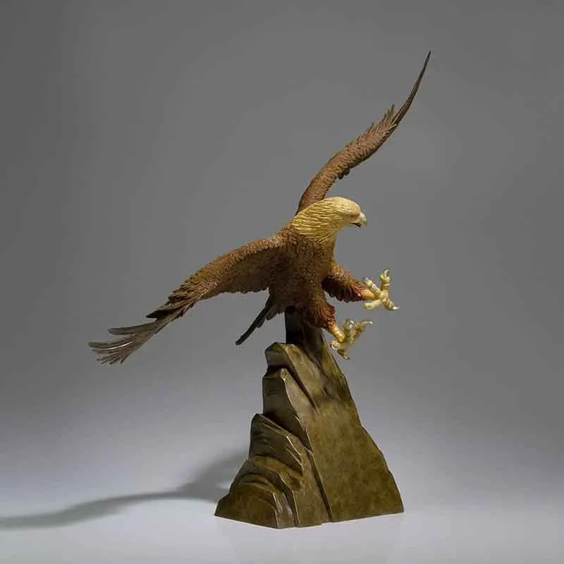 Creative Copper Eagle Sculpture Ornaments Luxury Brass Crafts Living Room Office Desktop Decoration Eagle Statue Artwork Gifts