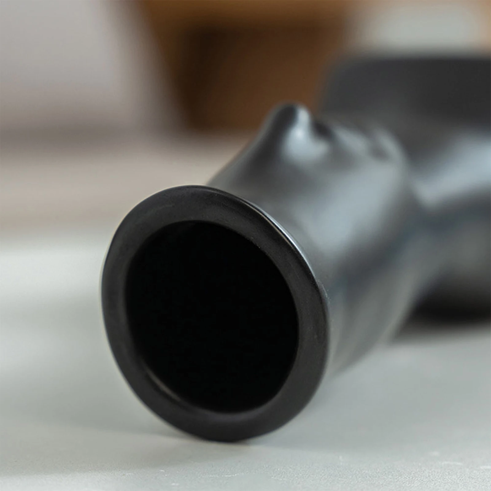 

1Pcs Ceramic Vase Creative Delicate Atmosphere Decorative Home Office Balcony Living Room Adornment Simple Vase