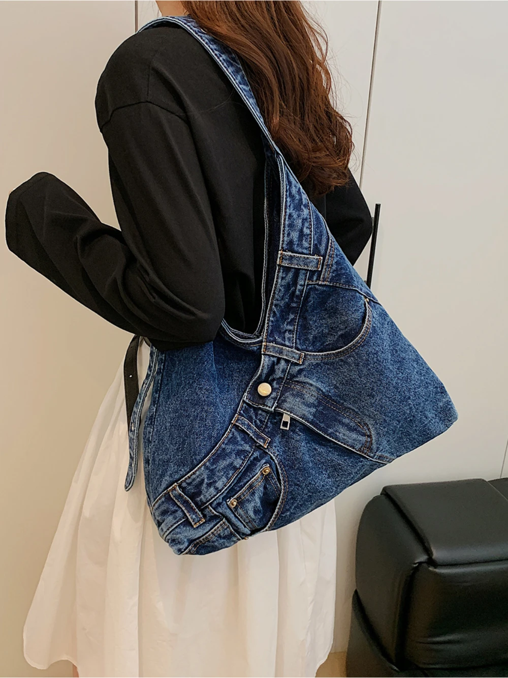 Casual Retro Distressed Washed Large Capacity Denim Shoulder Bag Niche Versatile Commuting Women's Armpit Tote Bag