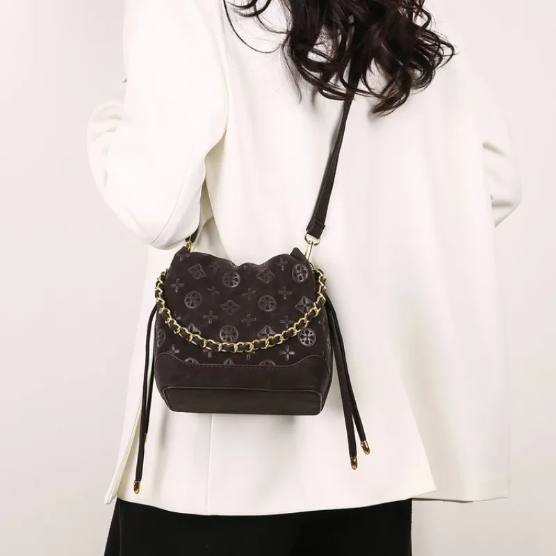 

Luxury Casual Parisian Diaper Bags for Ladies High-End Vintage Crossbody Bag Simple Fashion Messenger Bag Elegant Commuter Tote