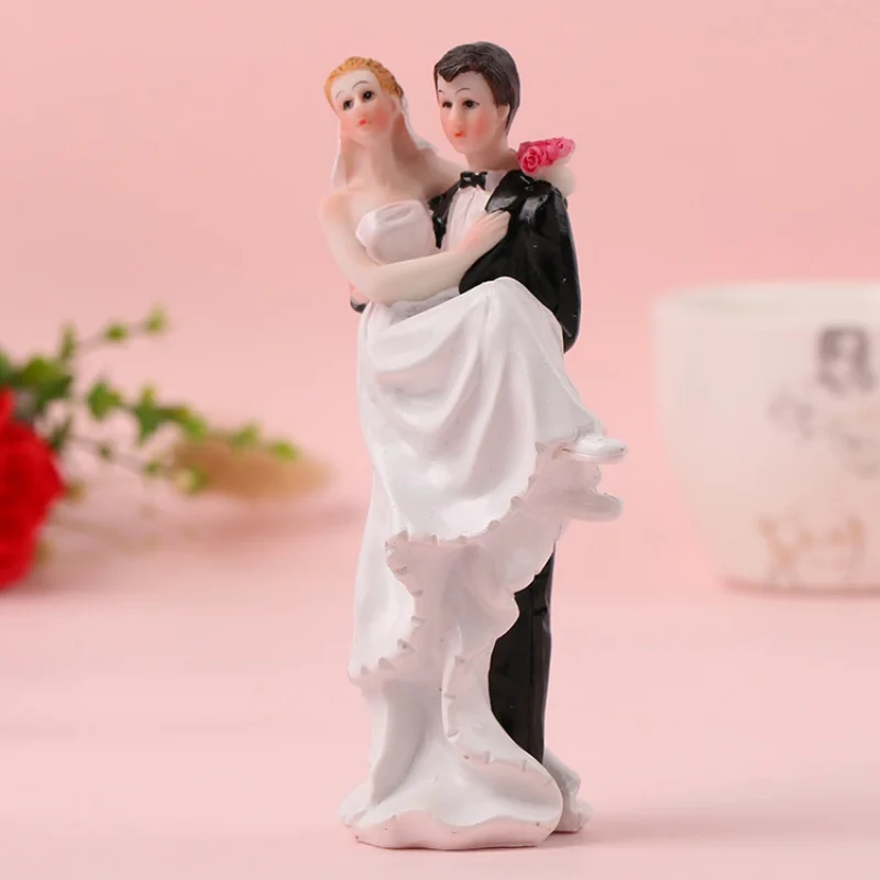 Decoration Groom Holding Bride Resin Crafts European Style Wedding Gifts Wedding Supplies Celebration Ceremony Products