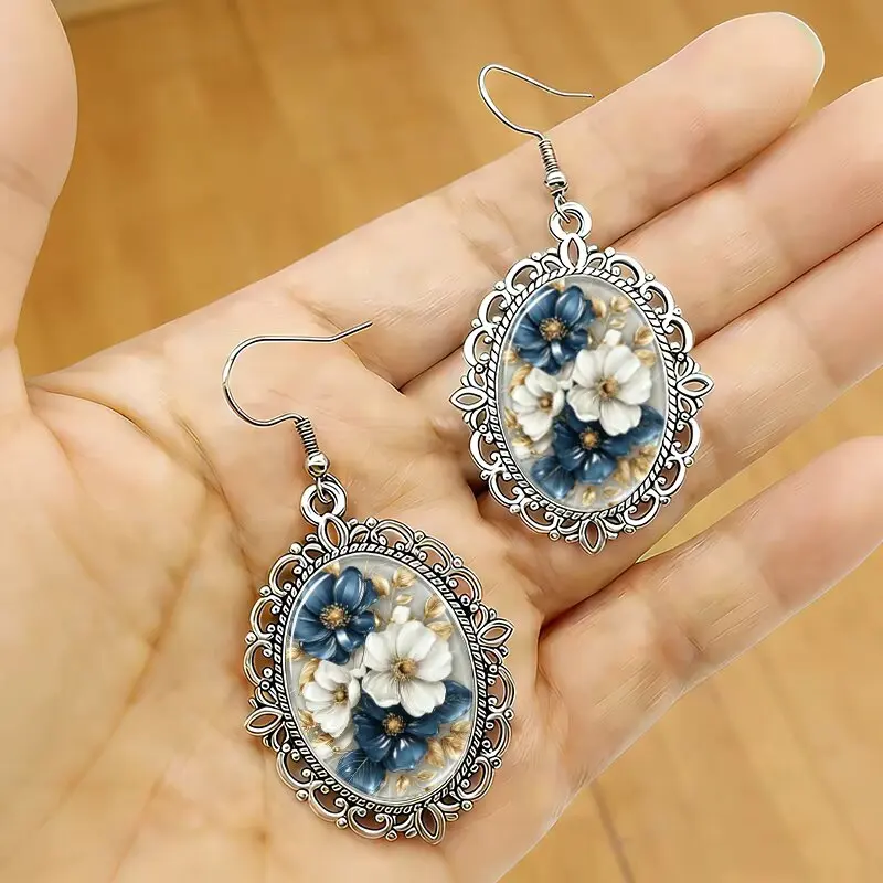Vintage ovale Blumen-Glas-Cabochon-Ohrringe für Frauen, blau-weiße florale Tropfenohrringe, Schmuckgeschenke – Detail 2