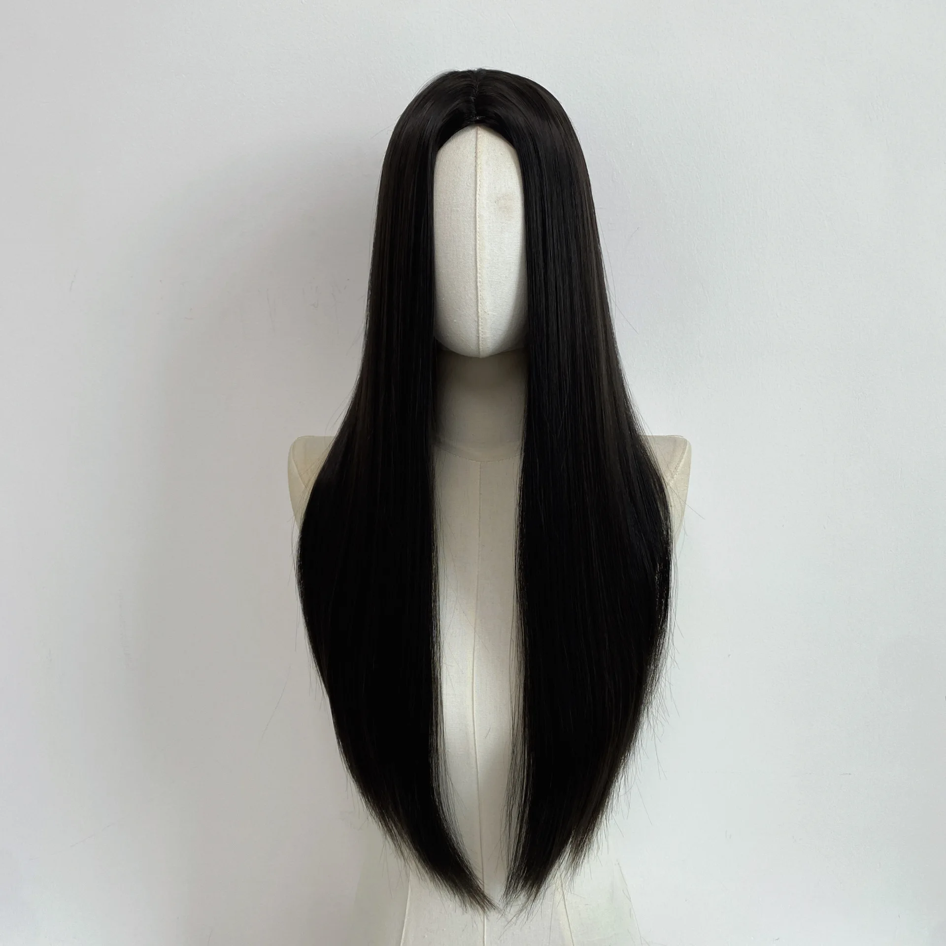 Black synthetic wig with long straight hair for Halloween cosplay. Costume wig for role-playing. Party wig or everyday wig set.