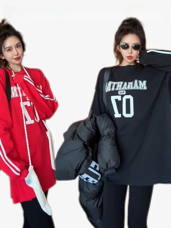 

Новая зимняя женская свободная повседневная футболка с длинным рукавом и надписью, средней длины, в корейском стиле, из хлопка