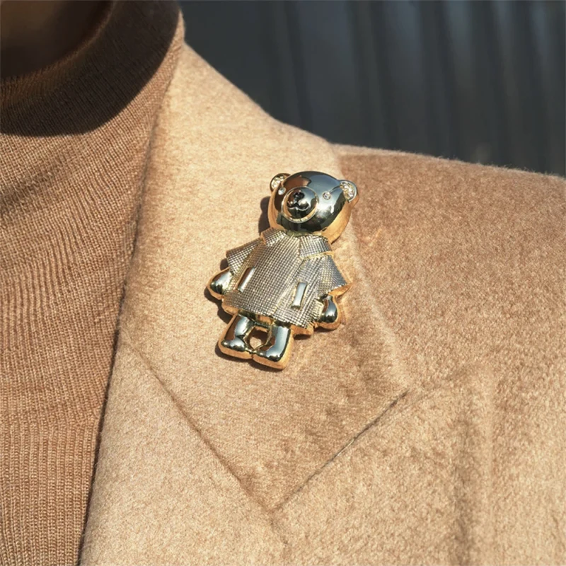 DREJEW Personality Teddy Bear Brooches for Women Inlaid Rhinestone Vintage Fashion Metal pins Light Luxury Men Jewelry Gifts view 2
