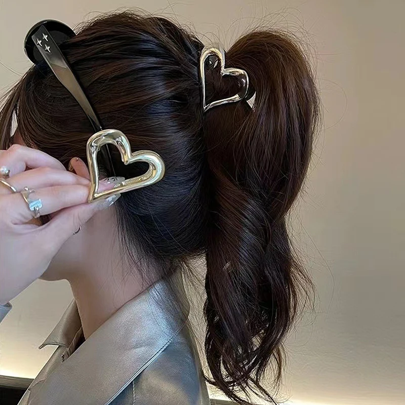 Mode Metall aushöhlen goldene silberne Farbe Herz Haar Klaue Frauen Mädchen elegante Frauen Haar Haarnadeln Klaue Clip Haarschmuck