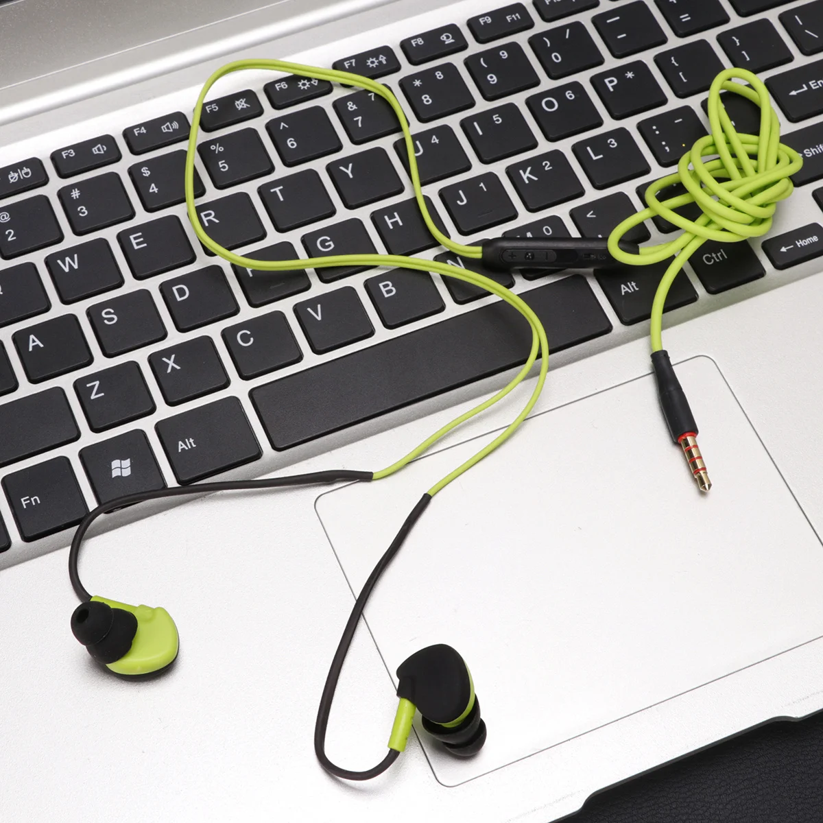 

3.5mm Wired Waterproof Earphones in Ear Earbuds Bass Headset Mic Green Enhanced Sweat Resistance Sports Headphone