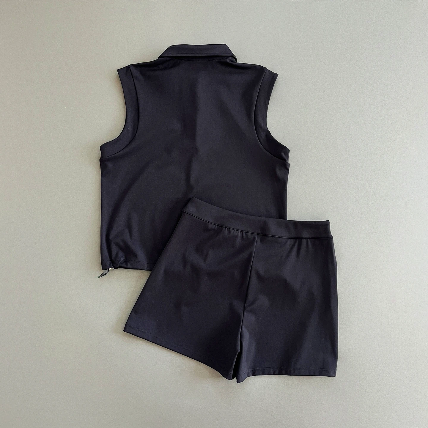 レディース シック サマー 2025 ホワイト ポロクロップ＆ハイウエストスカート ラウンジセット、トレンディな2ピースカジュアルウェア