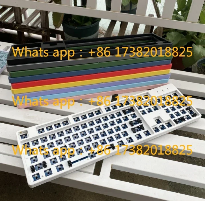 Mechanical keyboard 87 kit 104 key RGB shaft base hot swappable TYPEC keywire separation magnetic upper cover