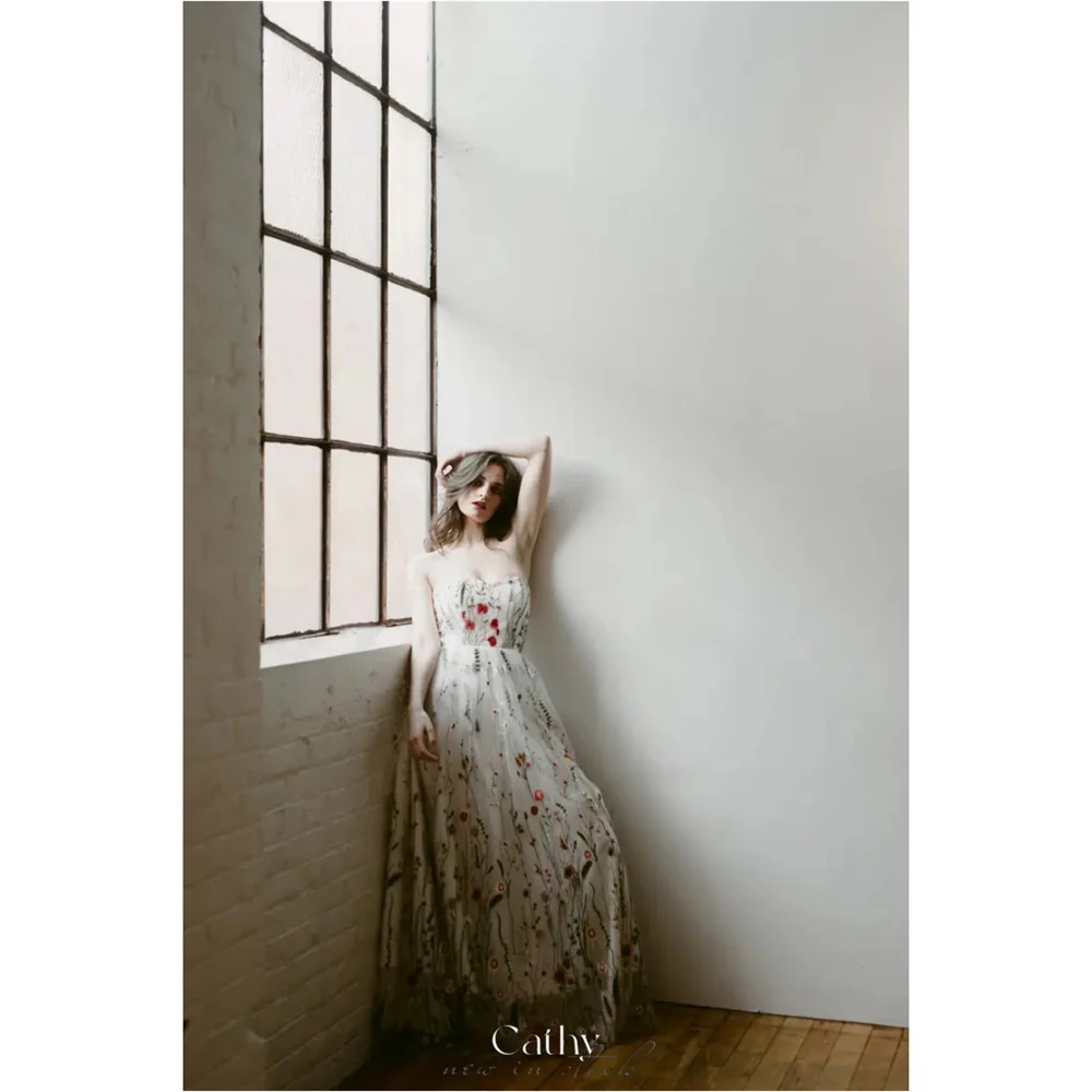 

Cathy Tulle Strapless Floral Sleeveless فساتين سهرة Floor-Length Flowers robe de mariée Wedding Embroidery vestidos de noiva