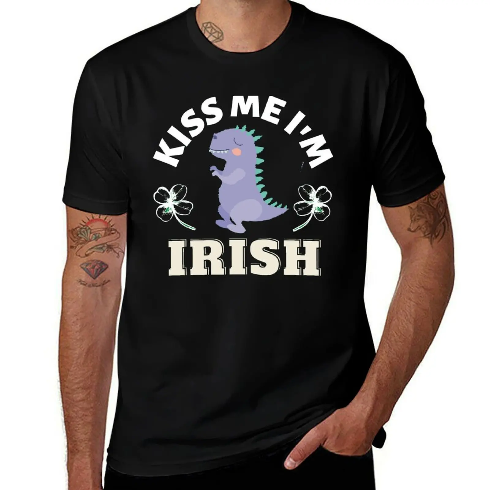 

Kiss Me Im Irish Funny T-Shirt Casual Basic Street Style T-Shirt