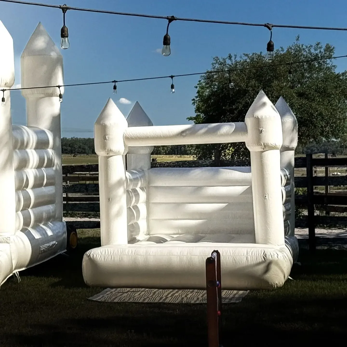 Birthday gift 1-6 years old PVC children's toy castle inflatable white bounce house jumping castle soft amusement facility with