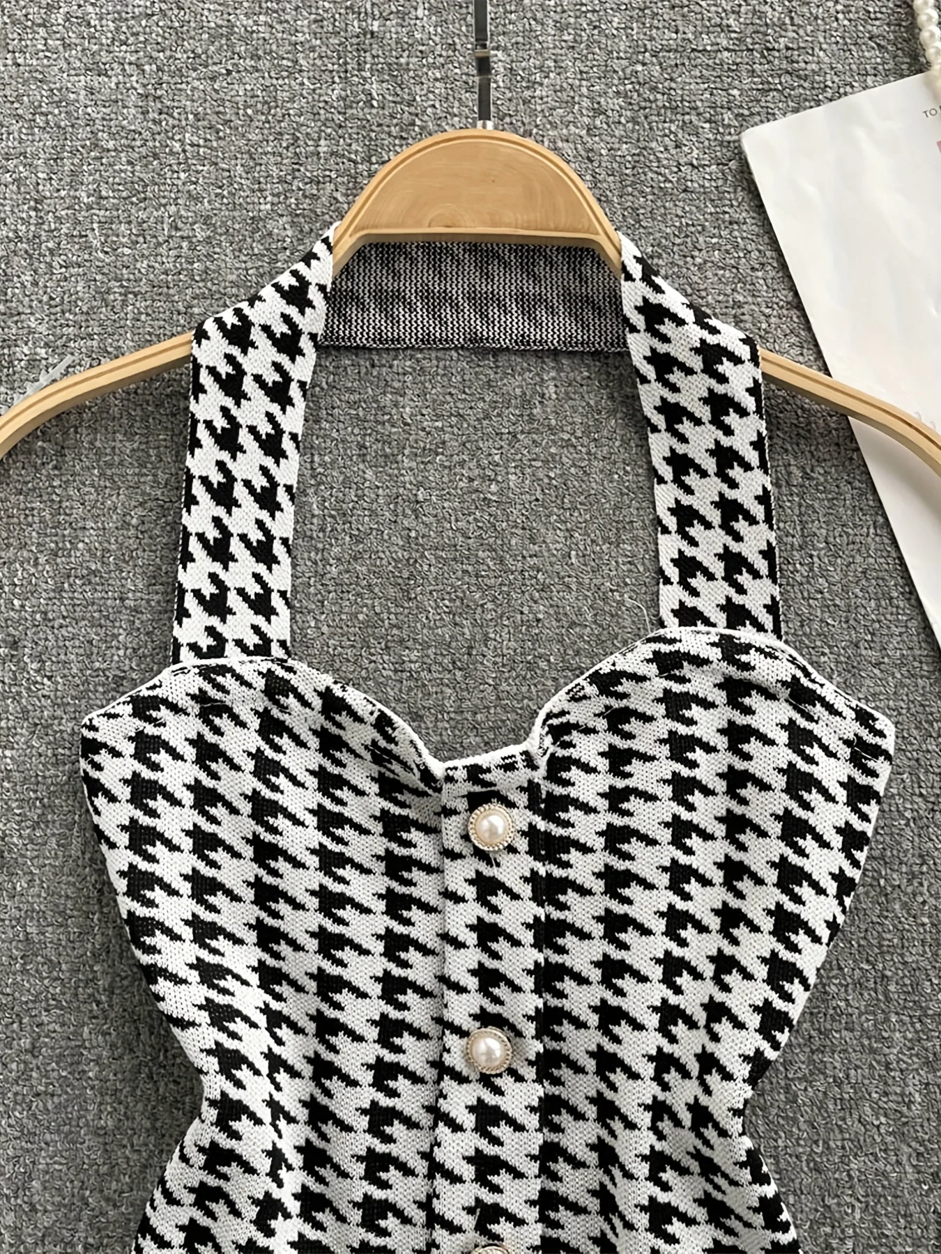 Summer New Buttons Stylish Houndstooth Halter Top for Women   Sleeveless Casual Shirt with Chic Pattern Crop Top