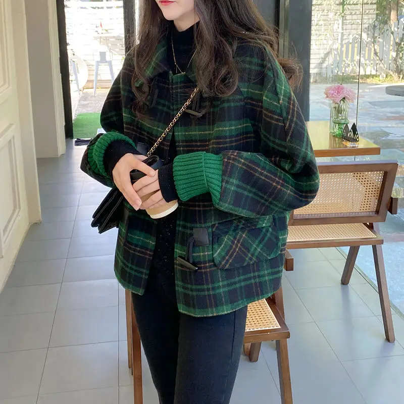 

New Woolen Coat for Women, Loose Fit and Slimming, Bat Sleeve Coat, Autumn Short Style