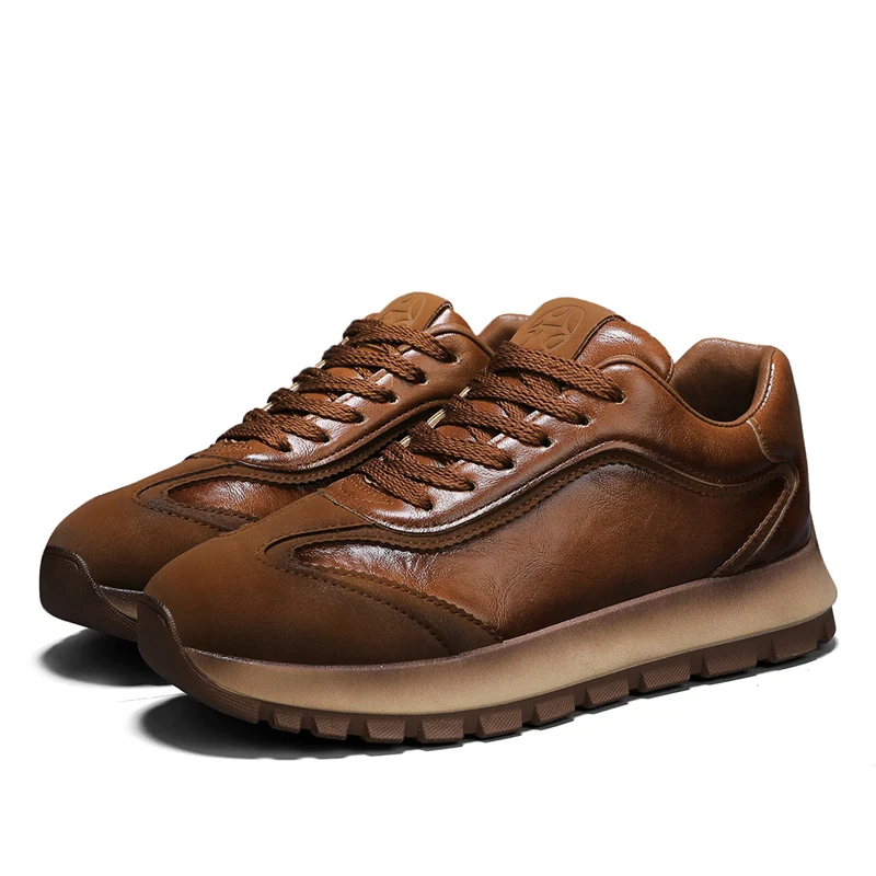 أحذية رياضية جديدة بلون موحد - أحذية قيادة مغطاة من الجلد الطبيعي للرجال - أحذية رياضية - راحة ممتازة