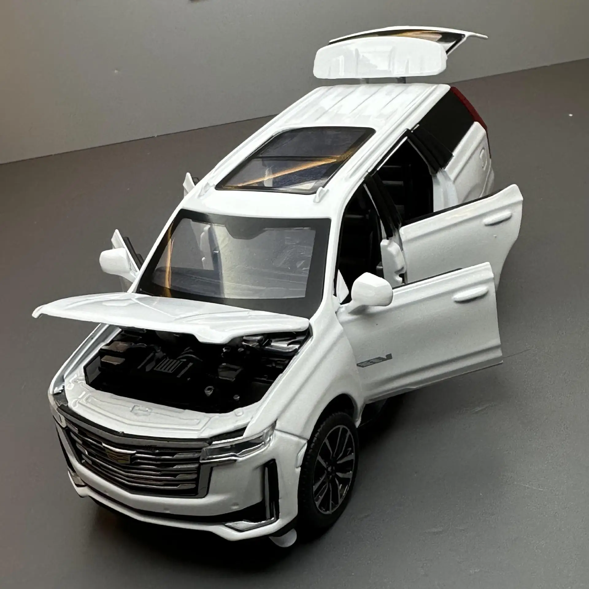 Cadillac Escalade – modèle de voiture en alliage, Collection de Simulation, jouet d'ornement, véhicule tout-terrain, son et lumière, 1:32