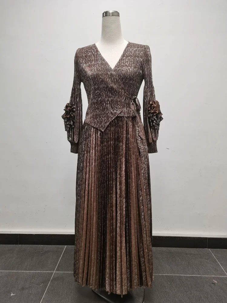 فستان مطوي ثلاثي الأبعاد على شكل زهور على شكل V وكشكشة أنيقة فساتين فضفاضة أنيقة للسيدات موضة جديدة 2025 ملابس فاخرة