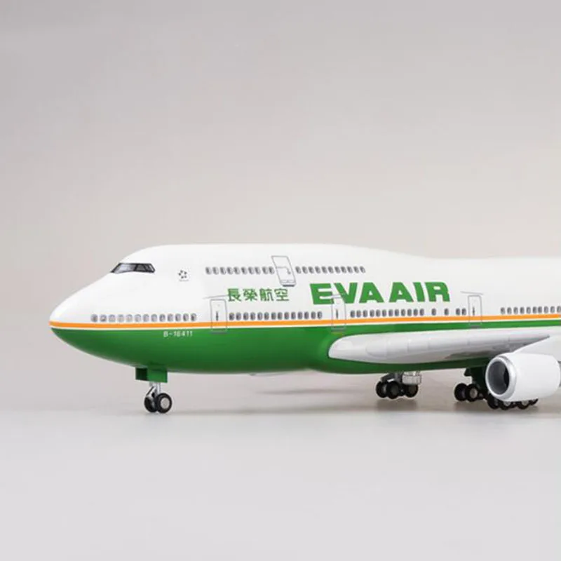 1:150 Scale 47CM Model Airplane Boeing B747 Aircraft Taiwan EVA AIR Airline With Light Diecast Resin Collection Display Toy