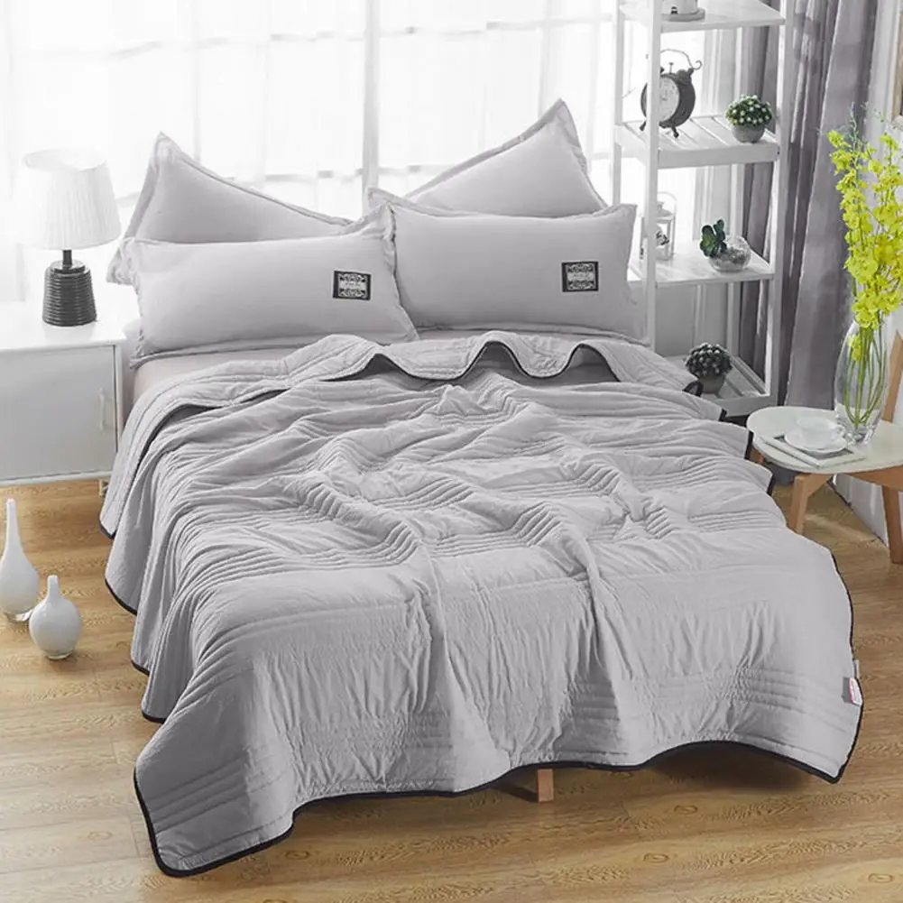 Bedding Accessories Ultralight Summer Cooler Quilt Skin-friendly Wear-resistant Comforter with Double-sided Effect Machine